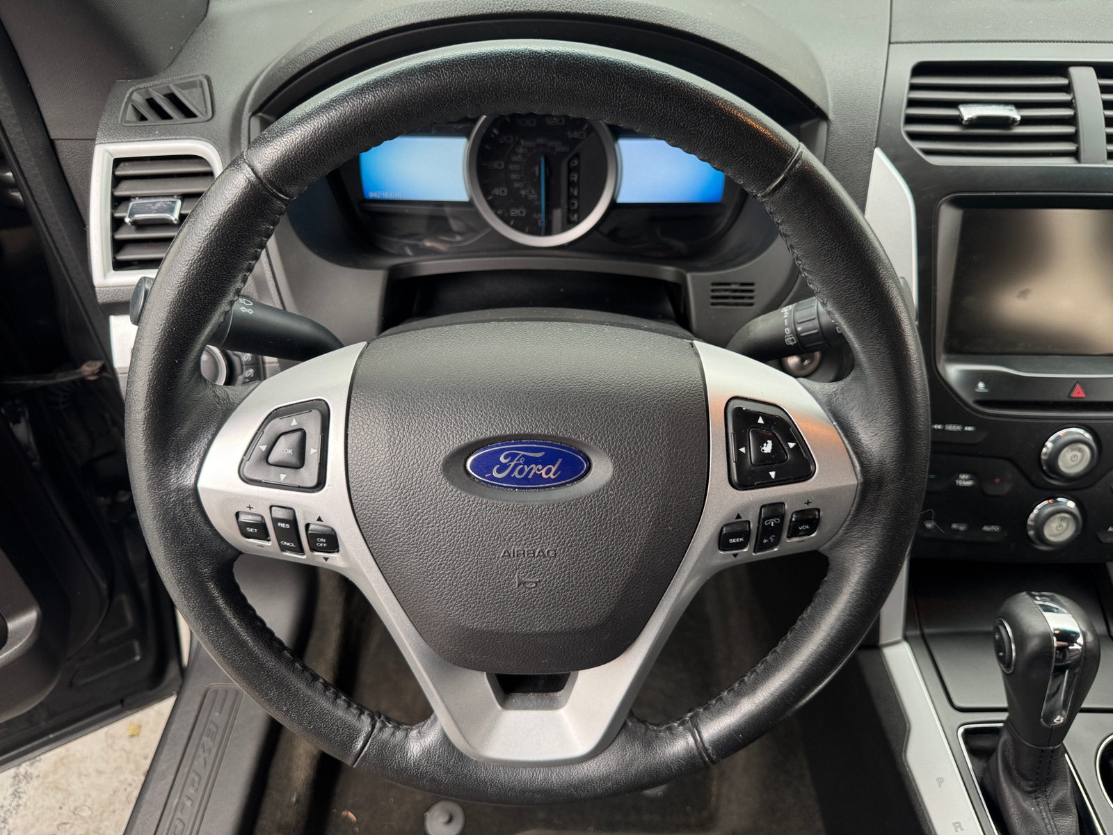Thumbnail: 2015 Ford Explorer - 4
