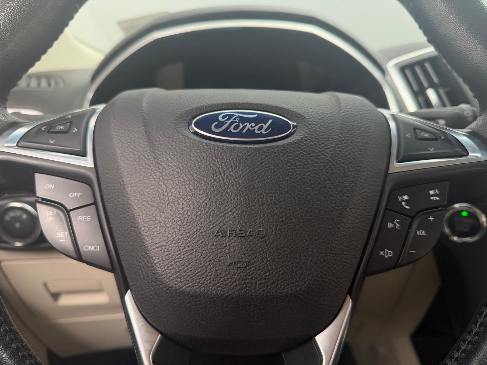 Thumbnail: 2017 Ford Edge - 4