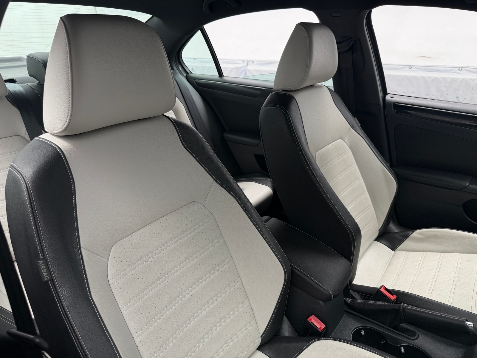 Thumbnail: 2015 Volkswagen Jetta - 2