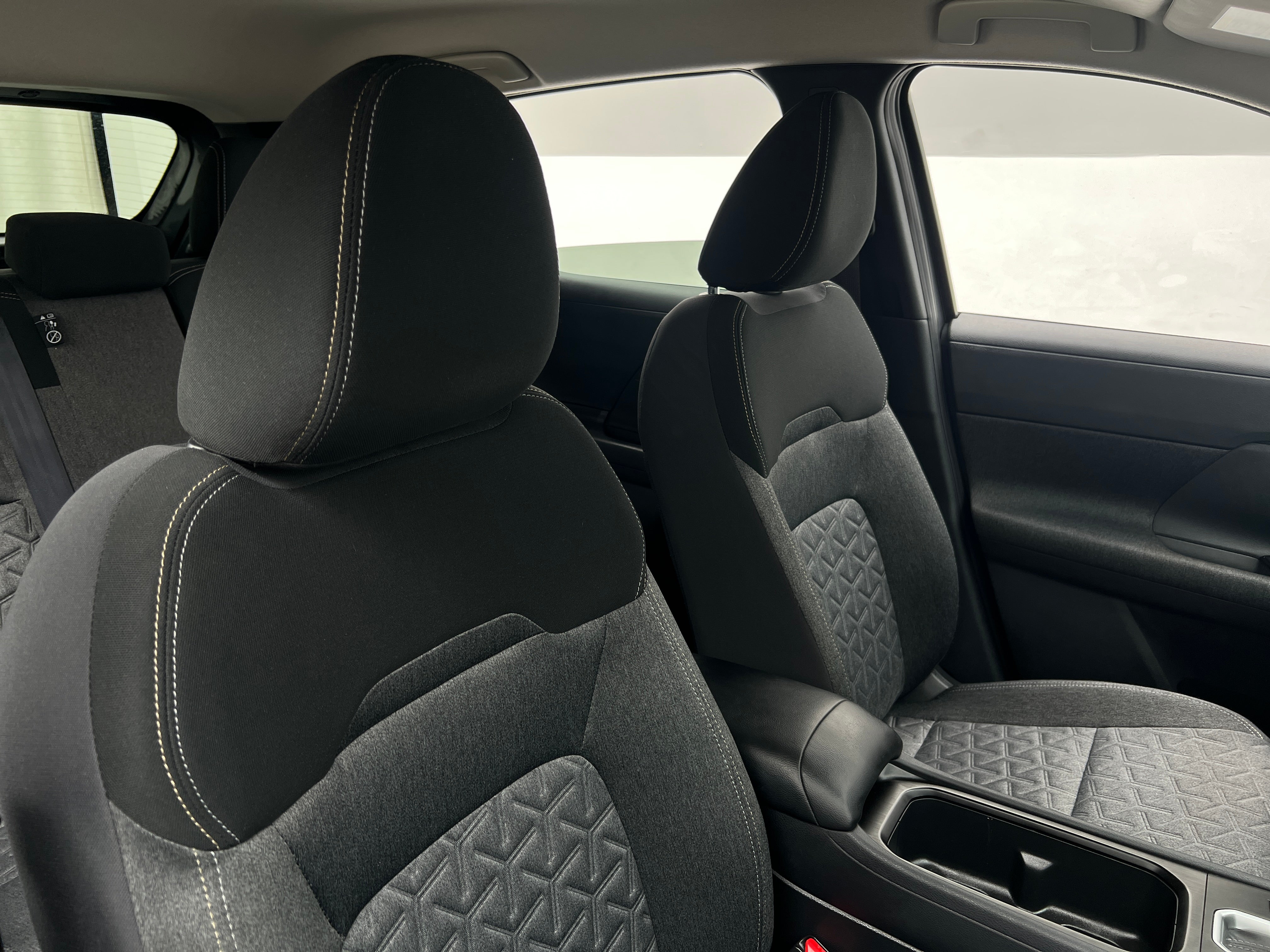 2026 Nissan KICKS SV AWD - Photo 2
