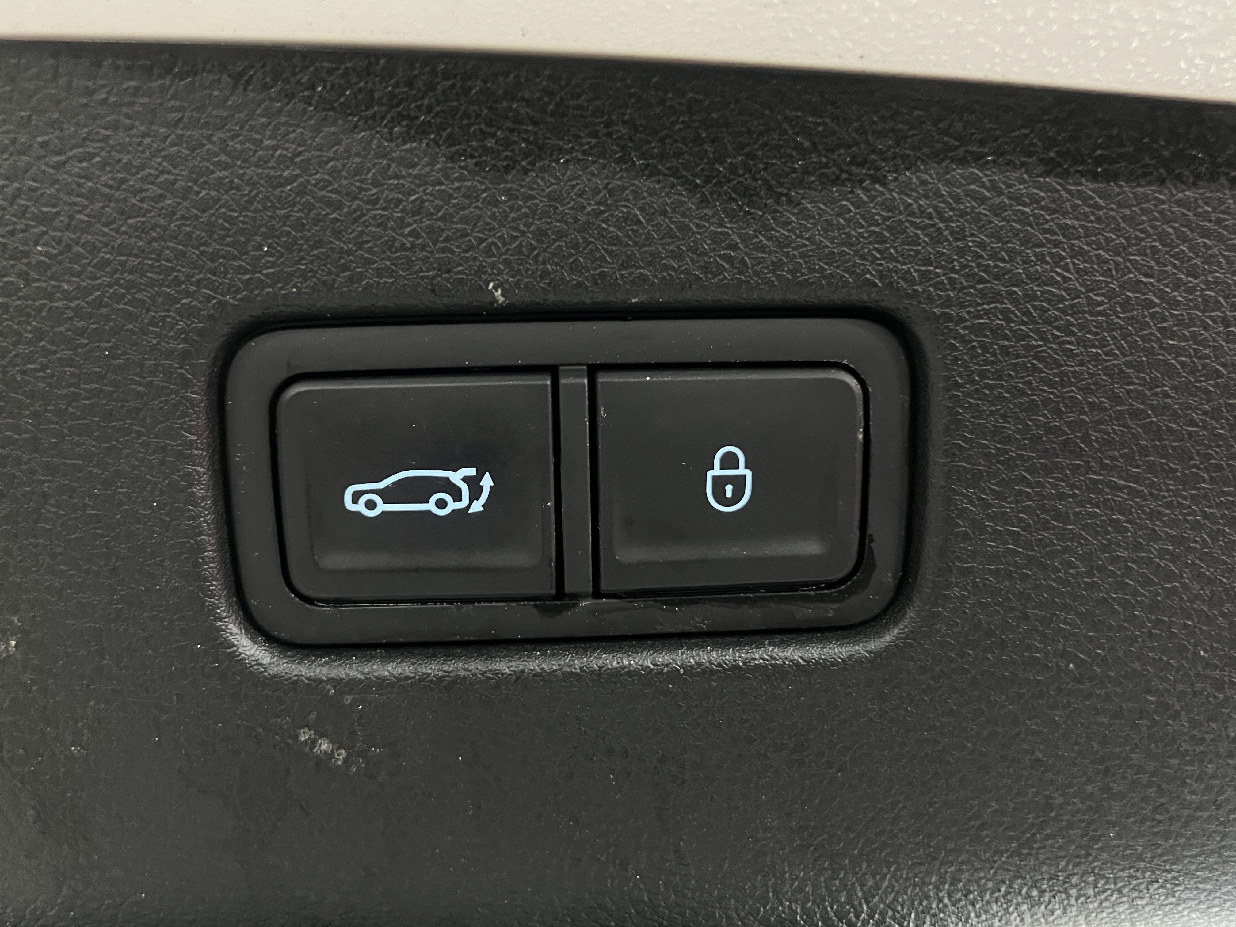 2025 GENESIS GV70