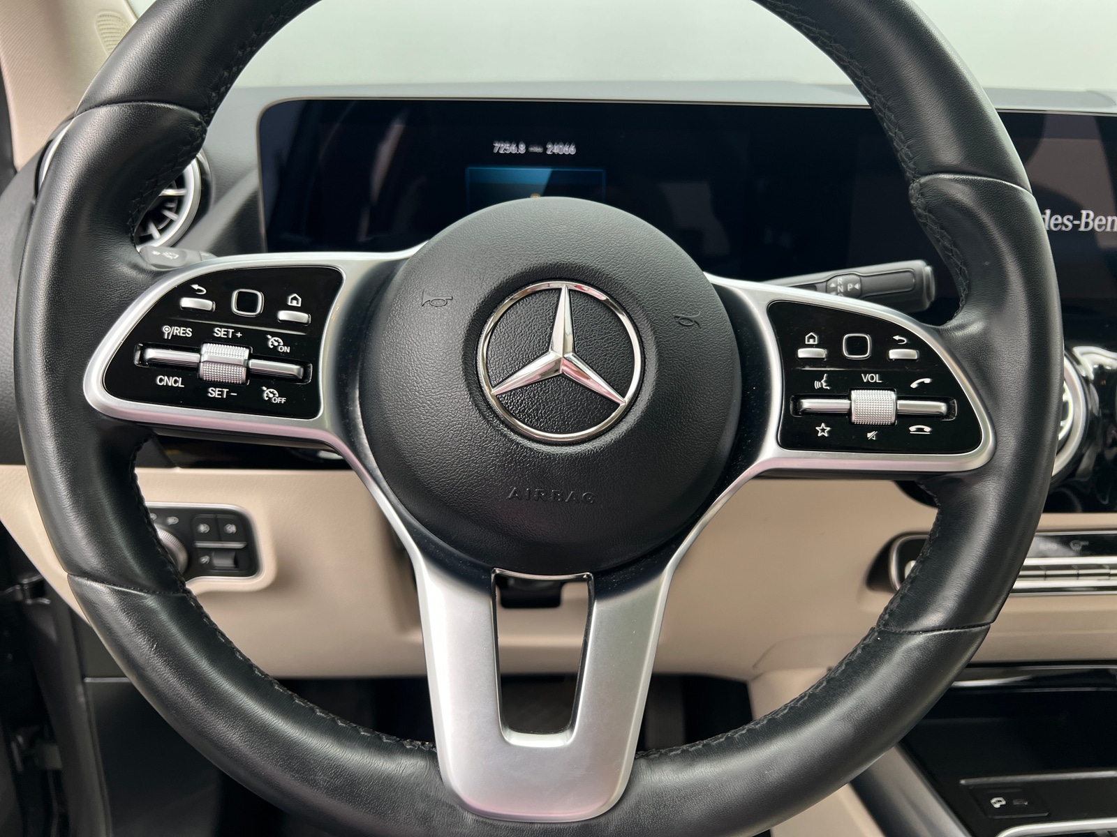Thumbnail: 2023 Mercedes-Benz GLA - 4