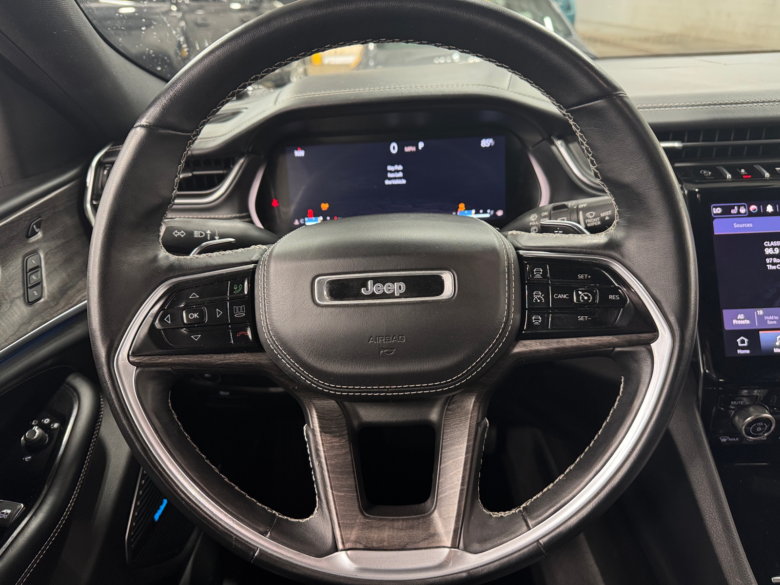 Thumbnail: 2021 Jeep Grand Cherokee L - 4