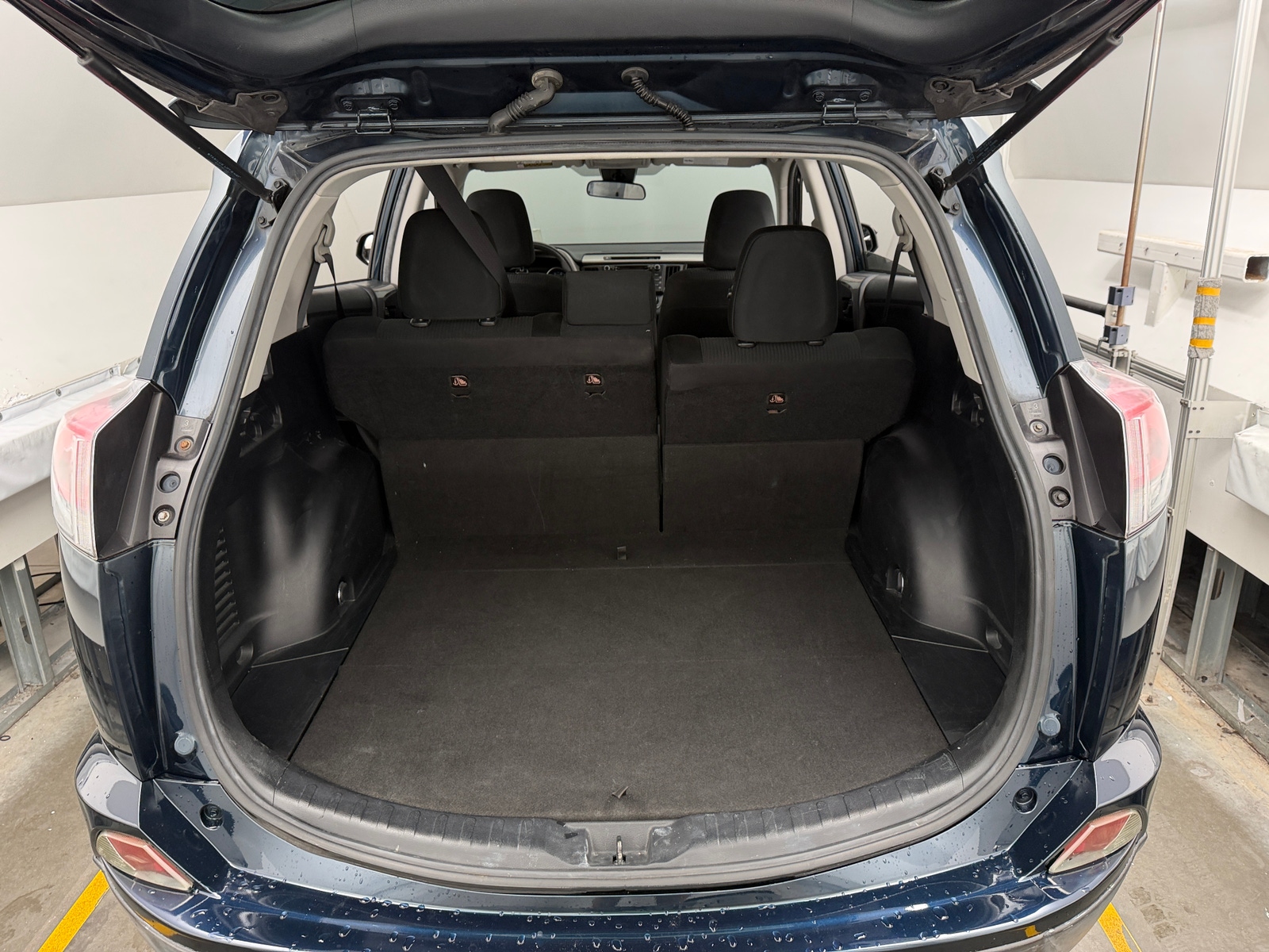 Thumbnail: 2017 Toyota RAV4 - 7