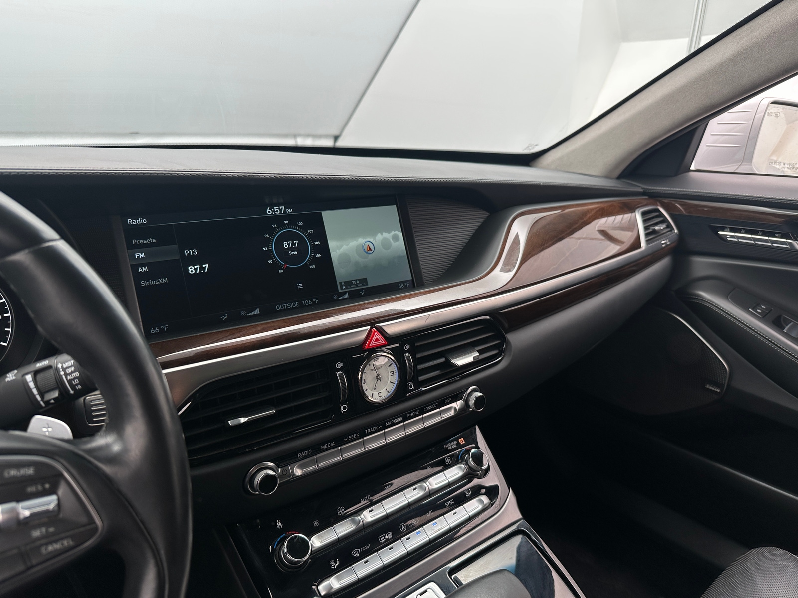 Thumbnail: 2019 Genesis G90 - 3