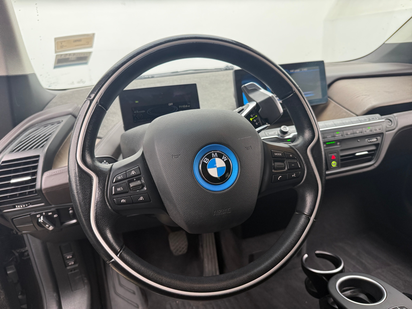 Thumbnail: 2017 BMW i3 - 4