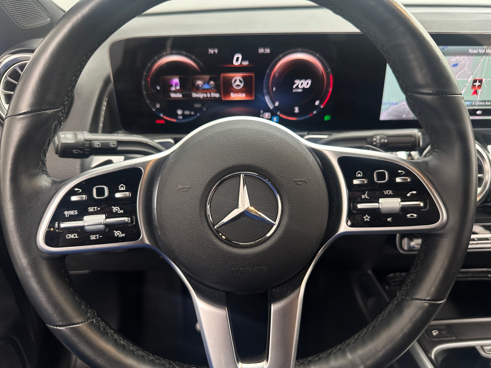 Thumbnail: 2022 Mercedes-Benz GLB - 4