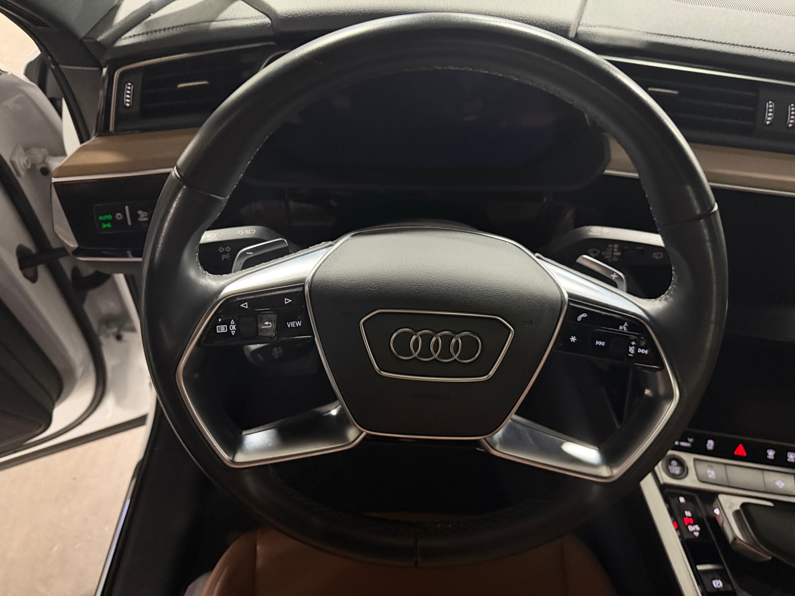 Thumbnail: 2024 Audi Q8 e-tron - 4