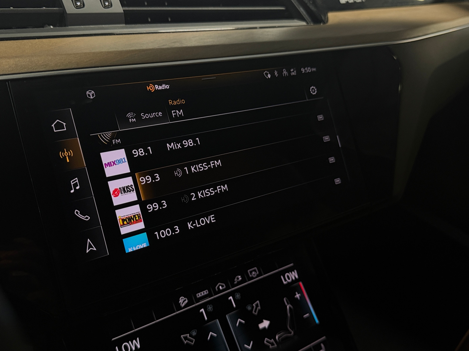 Thumbnail: 2024 Audi Q8 e-tron - 3