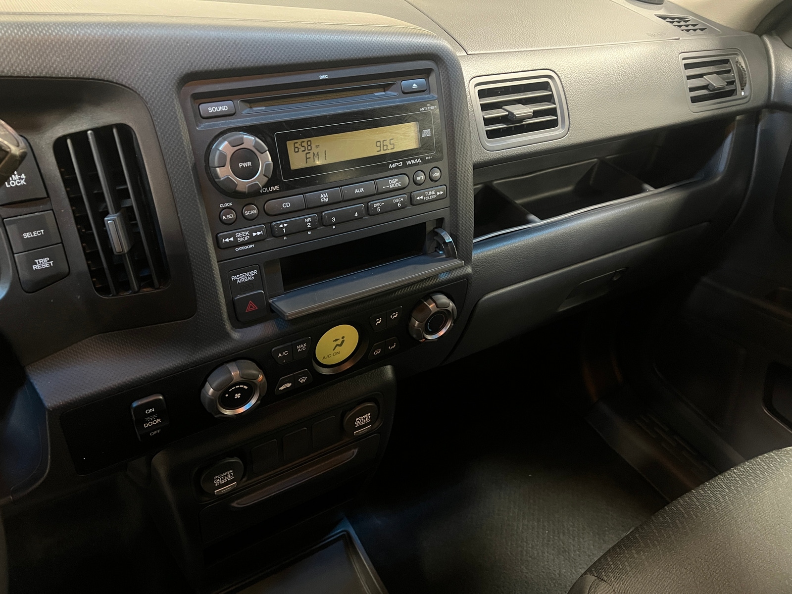 Thumbnail: 2012 Honda Ridgeline - 4