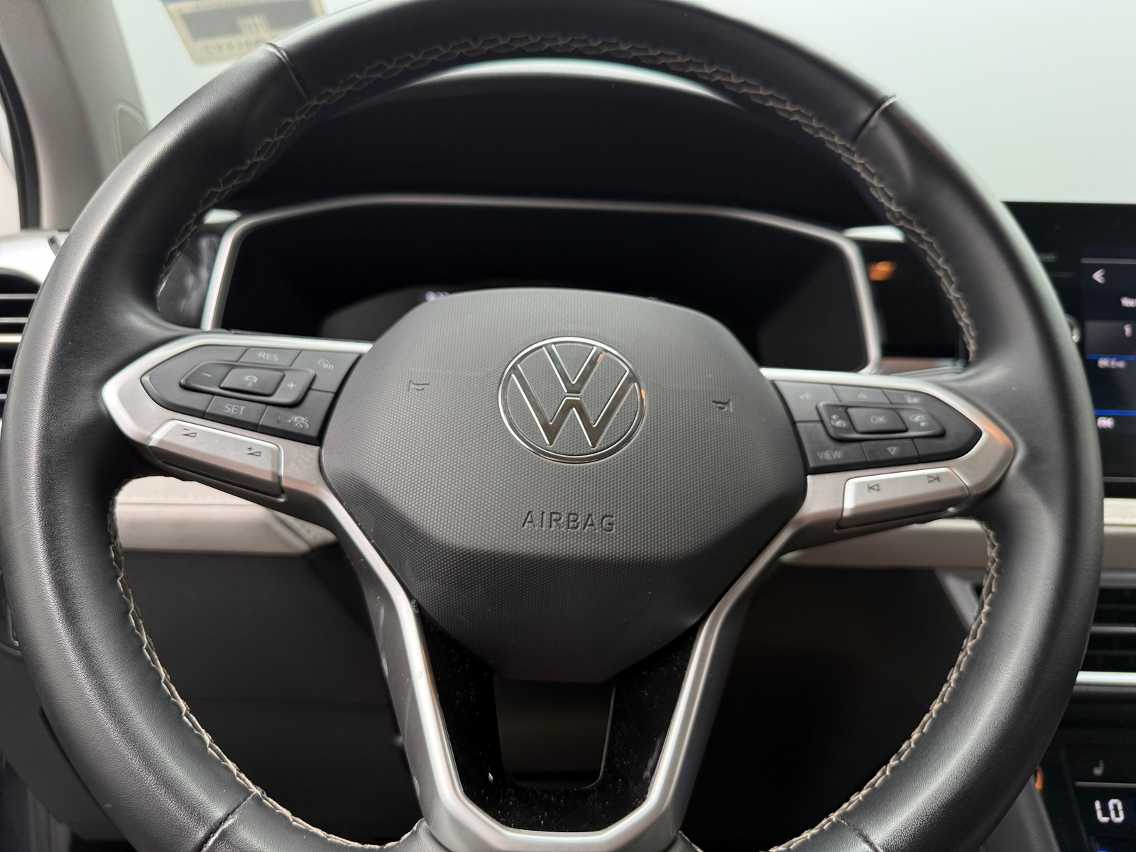 Thumbnail: 2025 Volkswagen Taos - 4