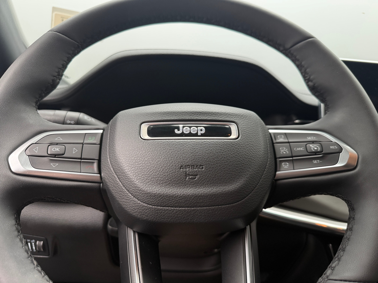 Thumbnail: 2023 Jeep Compass - 4