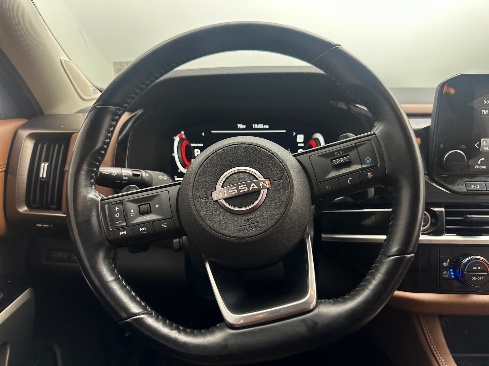 Thumbnail: 2023 Nissan Pathfinder - 4