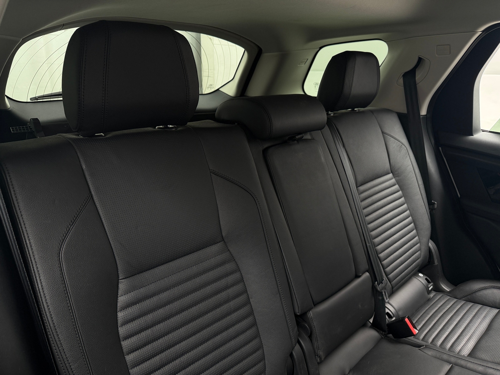 Thumbnail: 2021 Land Rover Discovery Sport - 5