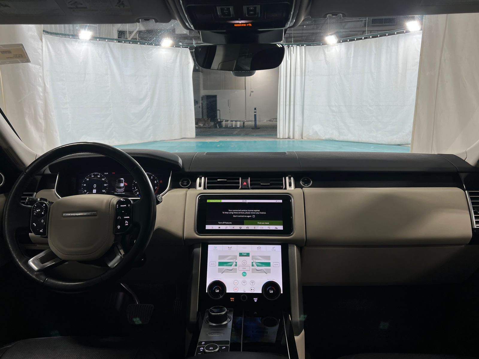 Thumbnail: 2020 Land Rover Range Rover - 2