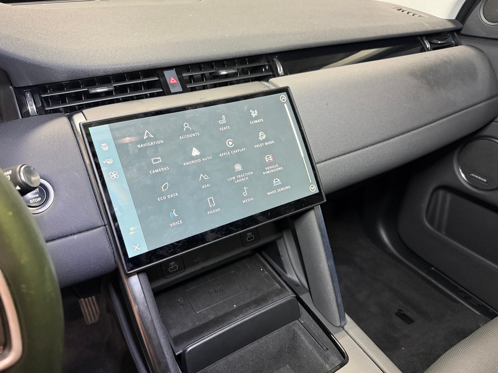 Thumbnail: 2024 Land Rover Discovery Sport - 3