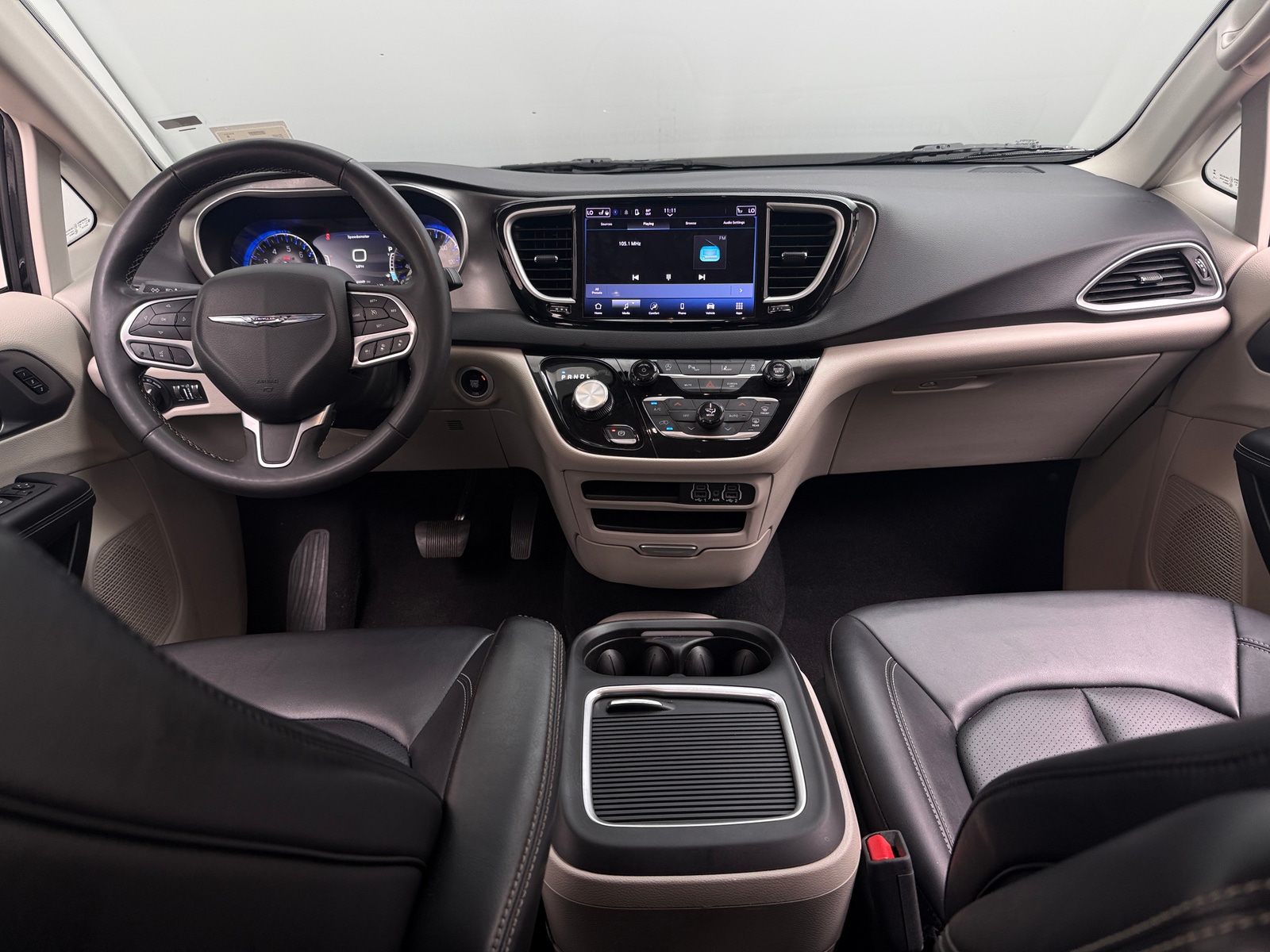 Thumbnail: 2024 Chrysler Pacifica - 2