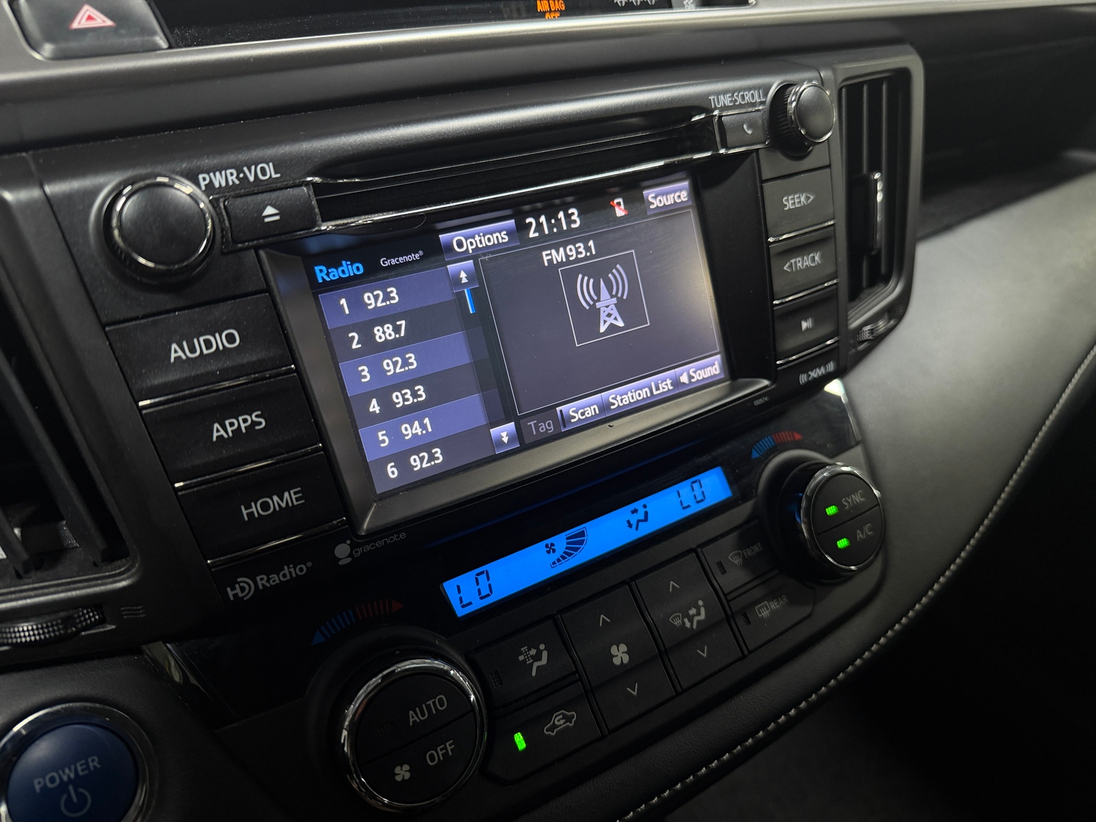 Thumbnail: 2018 Toyota RAV4 - 4