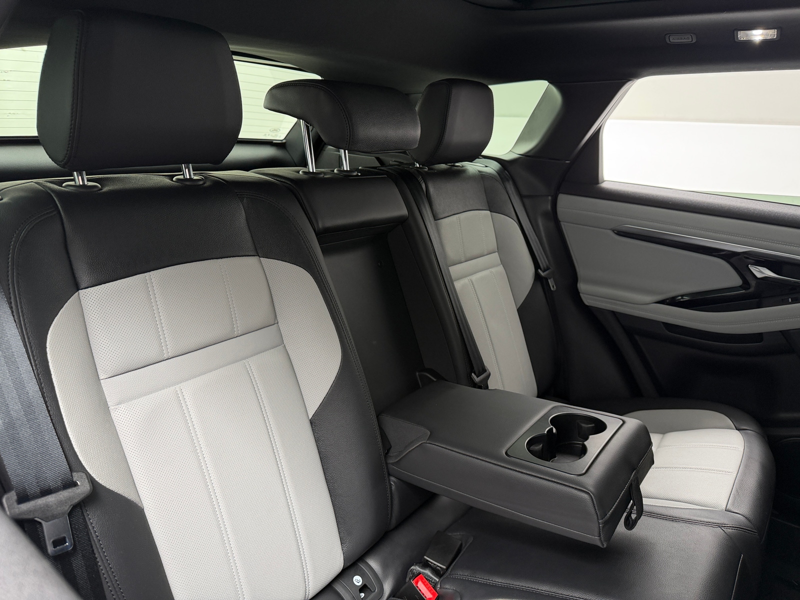 Thumbnail: 2023 Land Rover Range Rover Evoque - 5