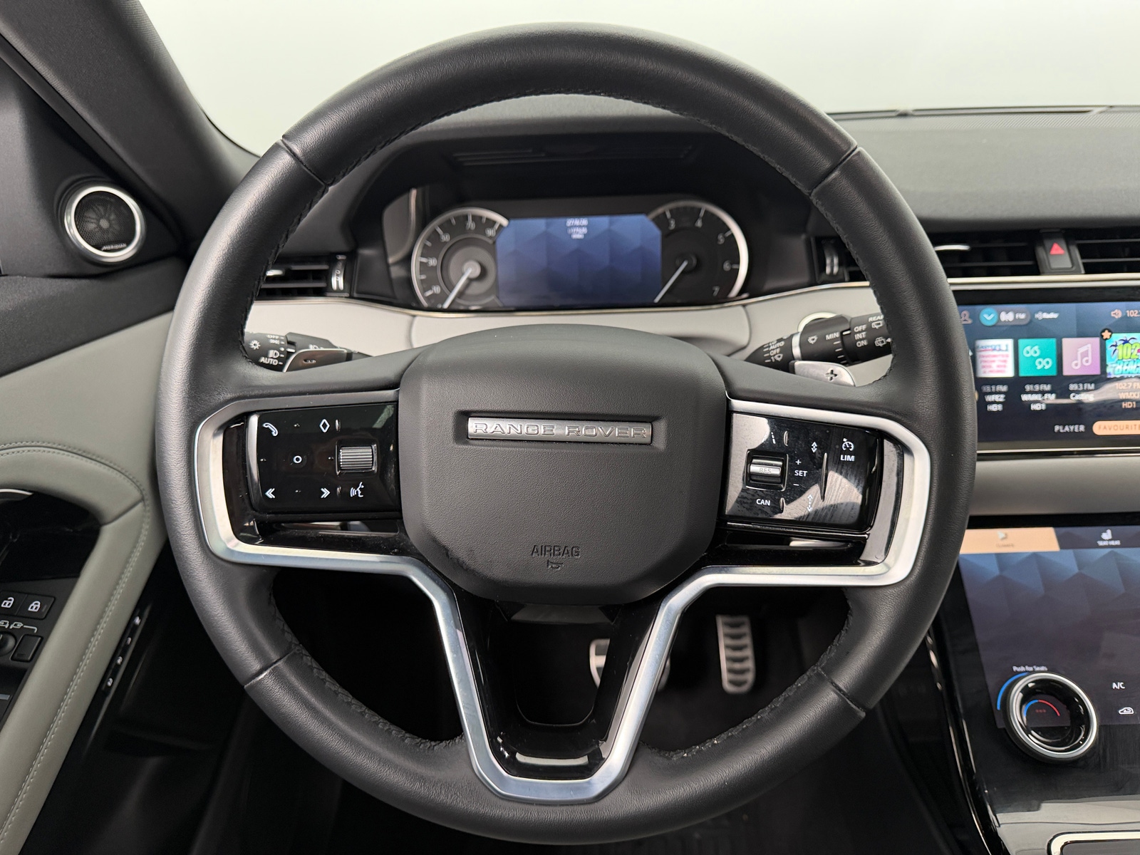 Thumbnail: 2023 Land Rover Range Rover Evoque - 4