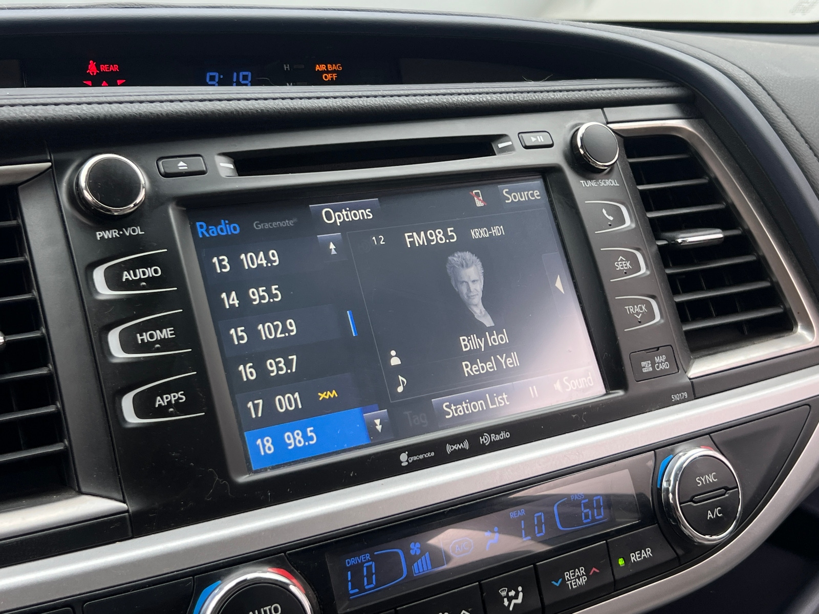 Thumbnail: 2017 Toyota Highlander - 3
