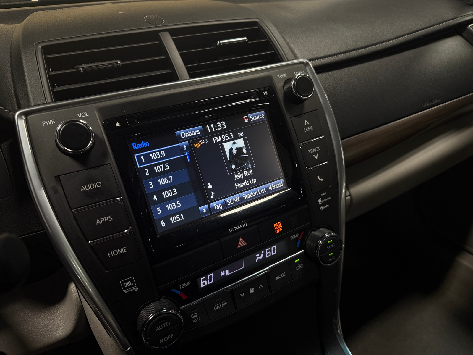 Thumbnail: 2017 Toyota Camry - 4