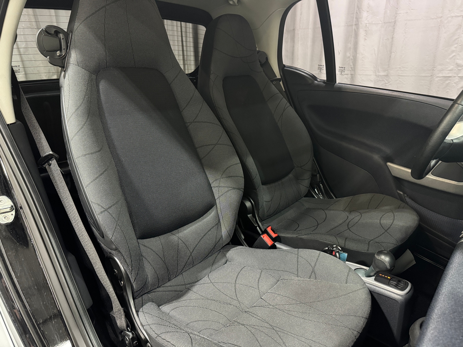 Thumbnail: 2016 smart fortwo - 2