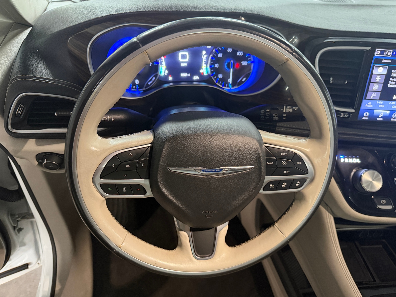 Thumbnail: 2021 Chrysler Pacifica - 4