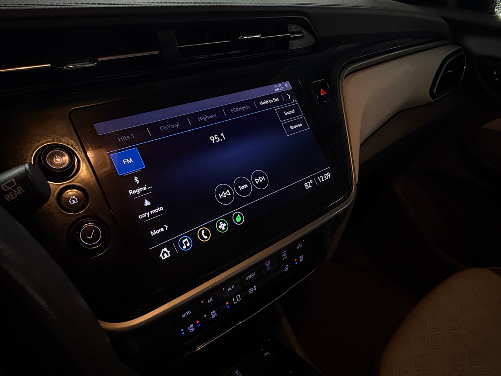 Thumbnail: 2022 Chevrolet Bolt EUV - 3