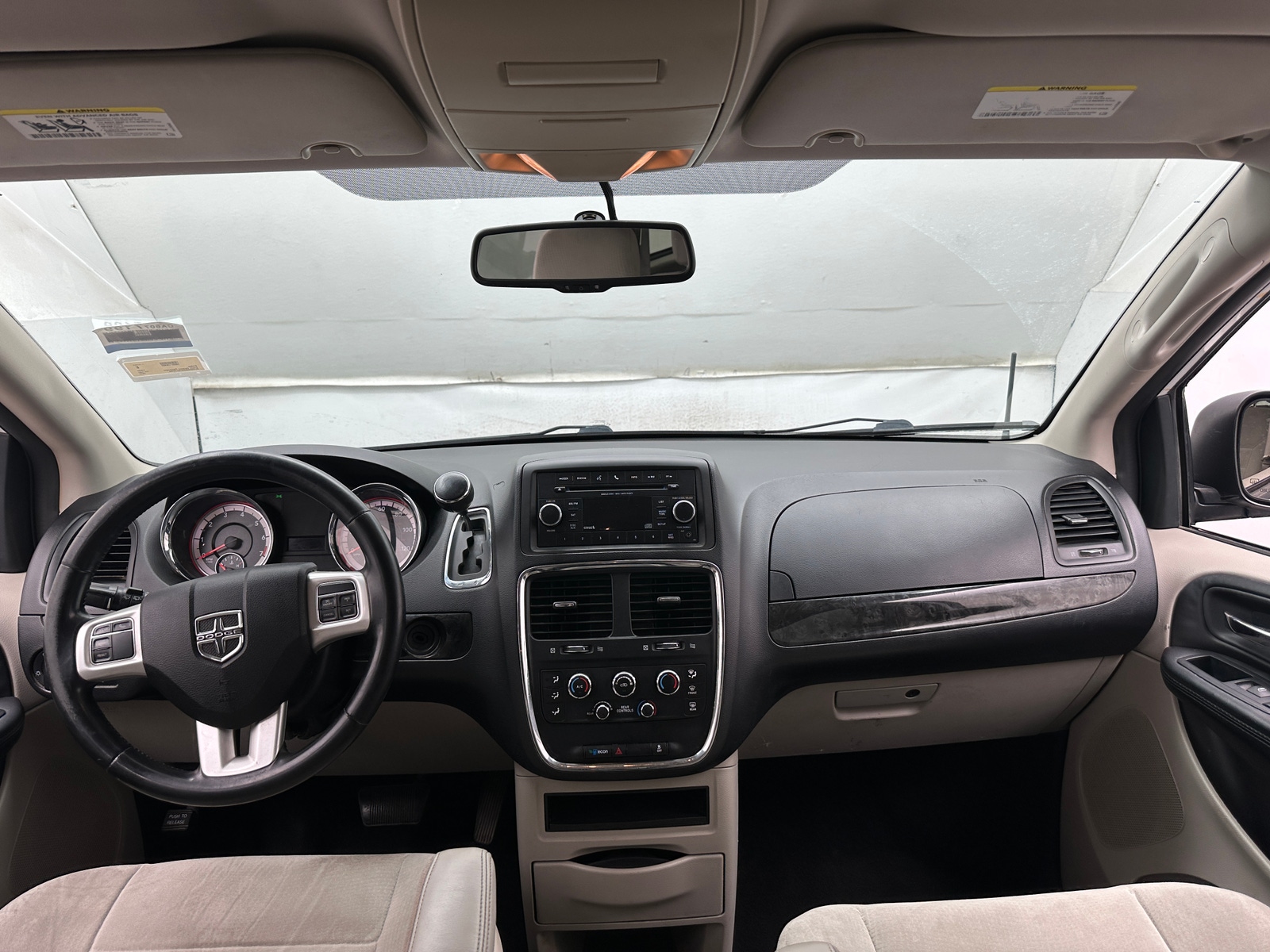 Thumbnail: 2015 Dodge Grand Caravan - 3