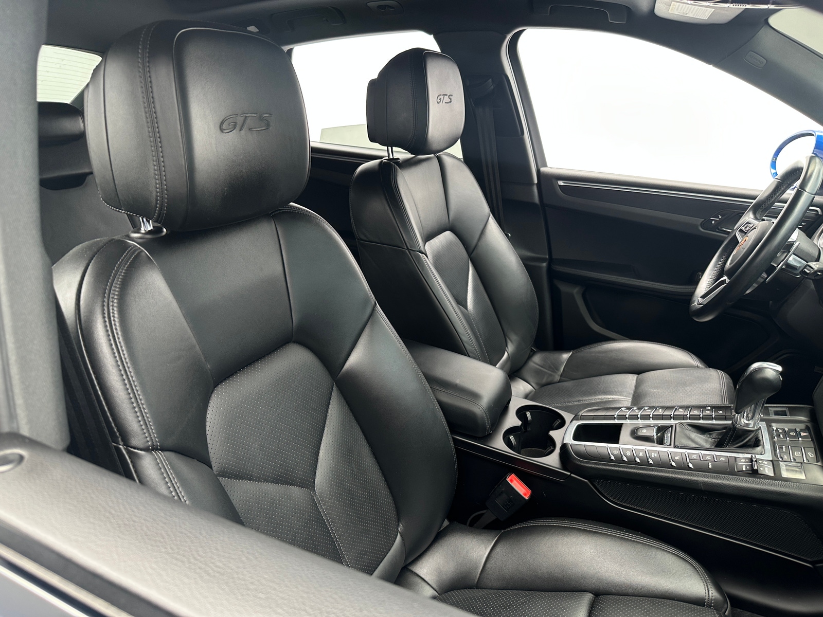 Thumbnail: 2017 Porsche Macan - 2