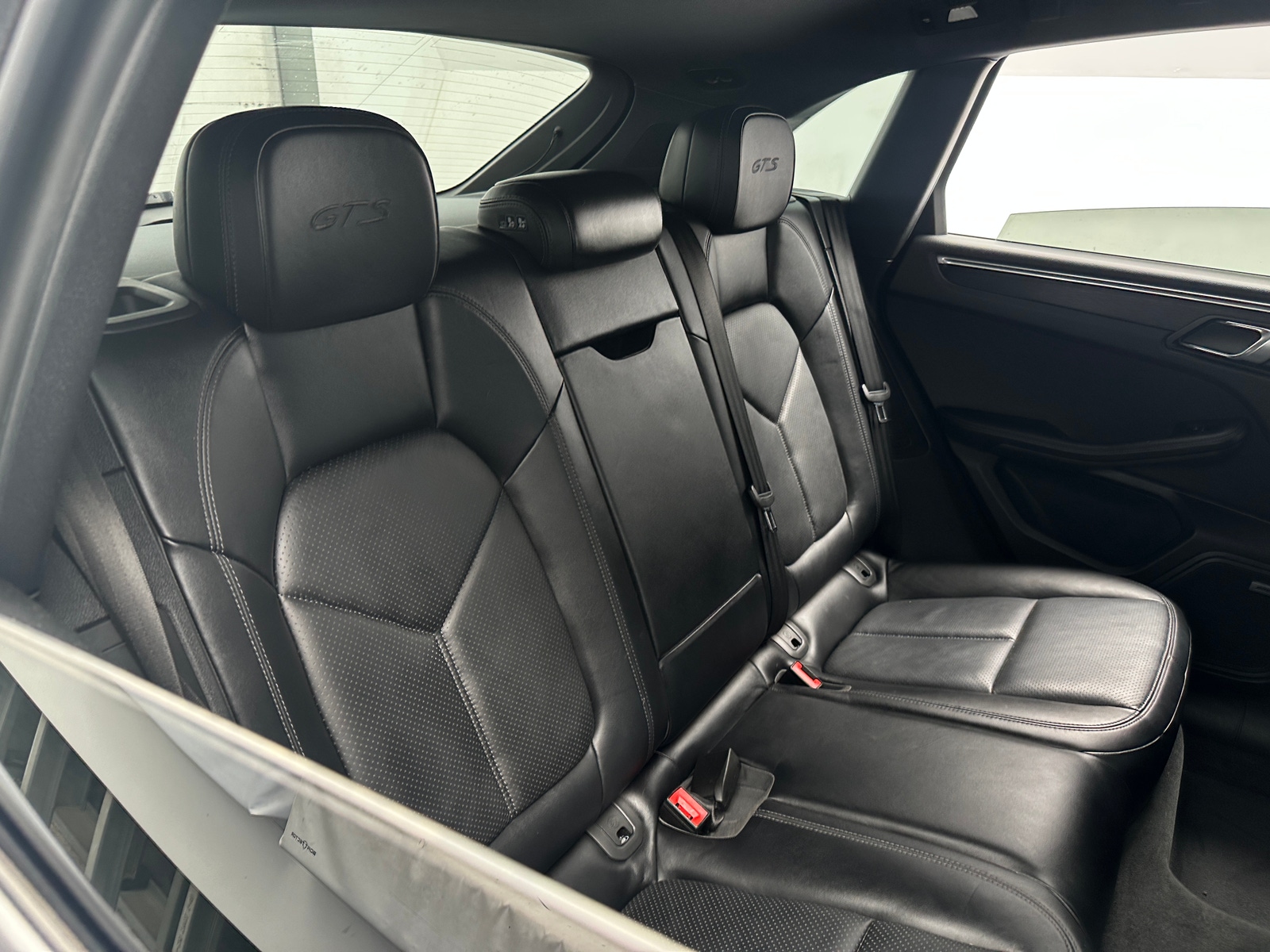 Thumbnail: 2017 Porsche Macan - 6