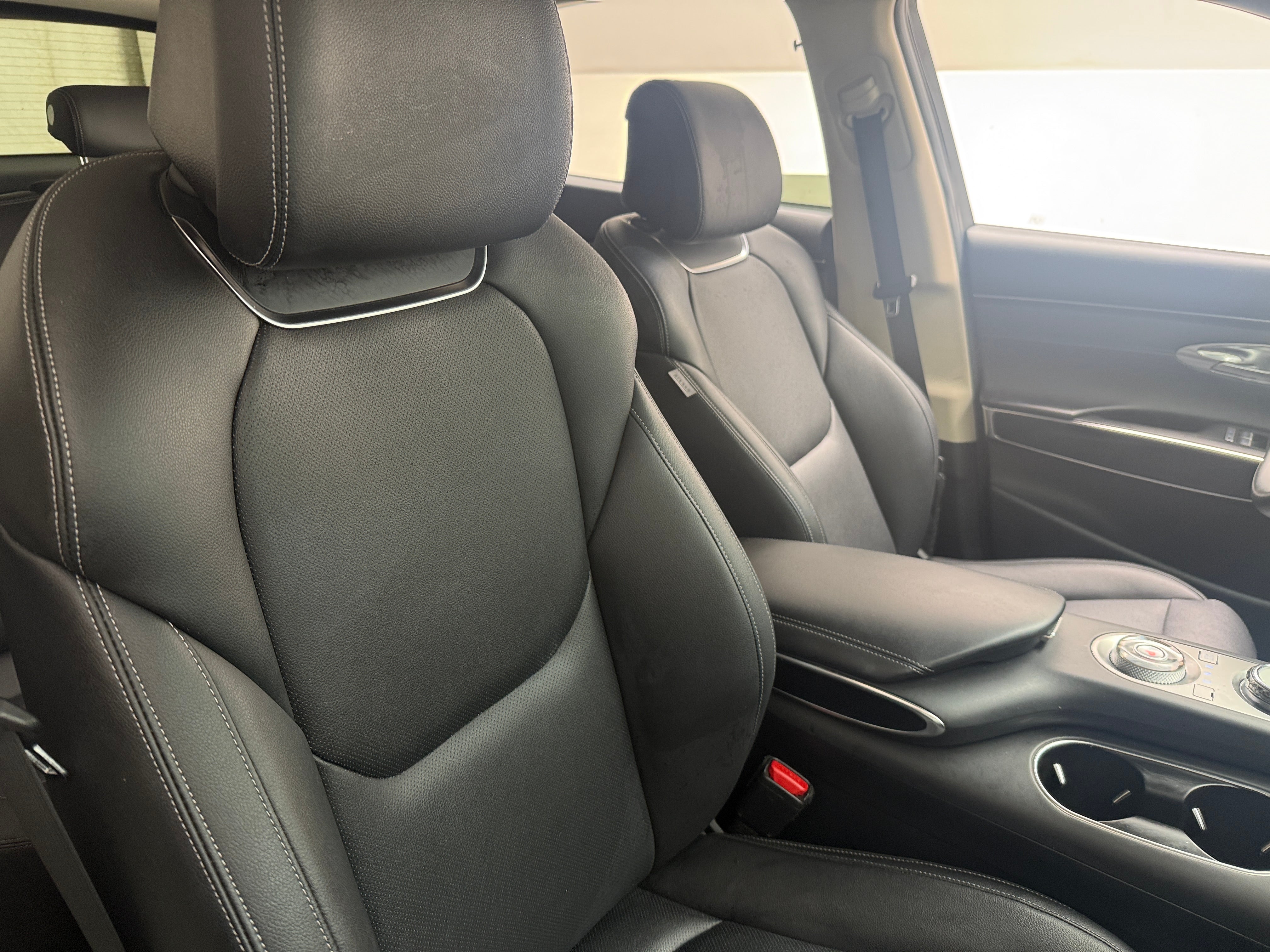 2025 GENESIS GV70