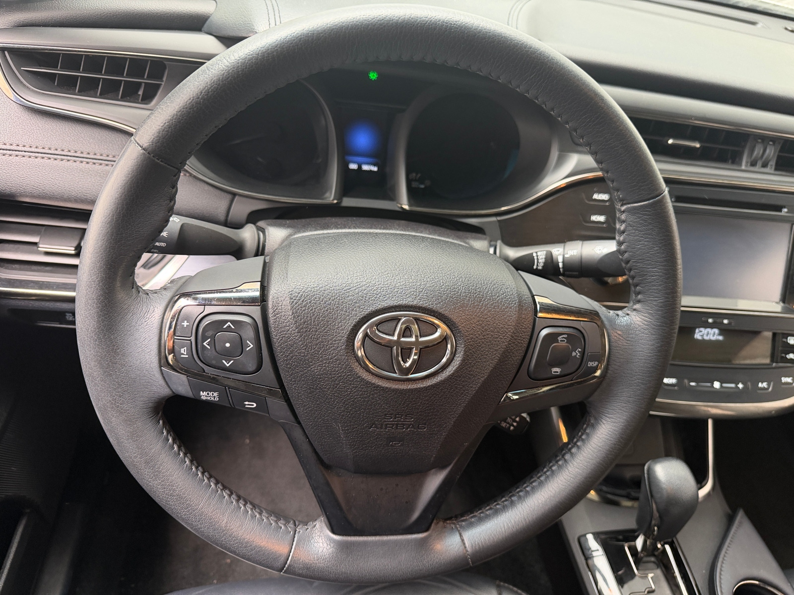 Thumbnail: 2016 Toyota Avalon - 4