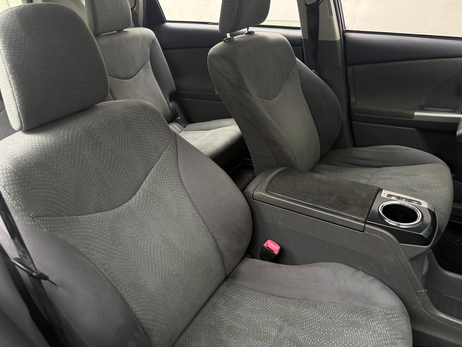 Thumbnail: 2014 Toyota Prius v - 2