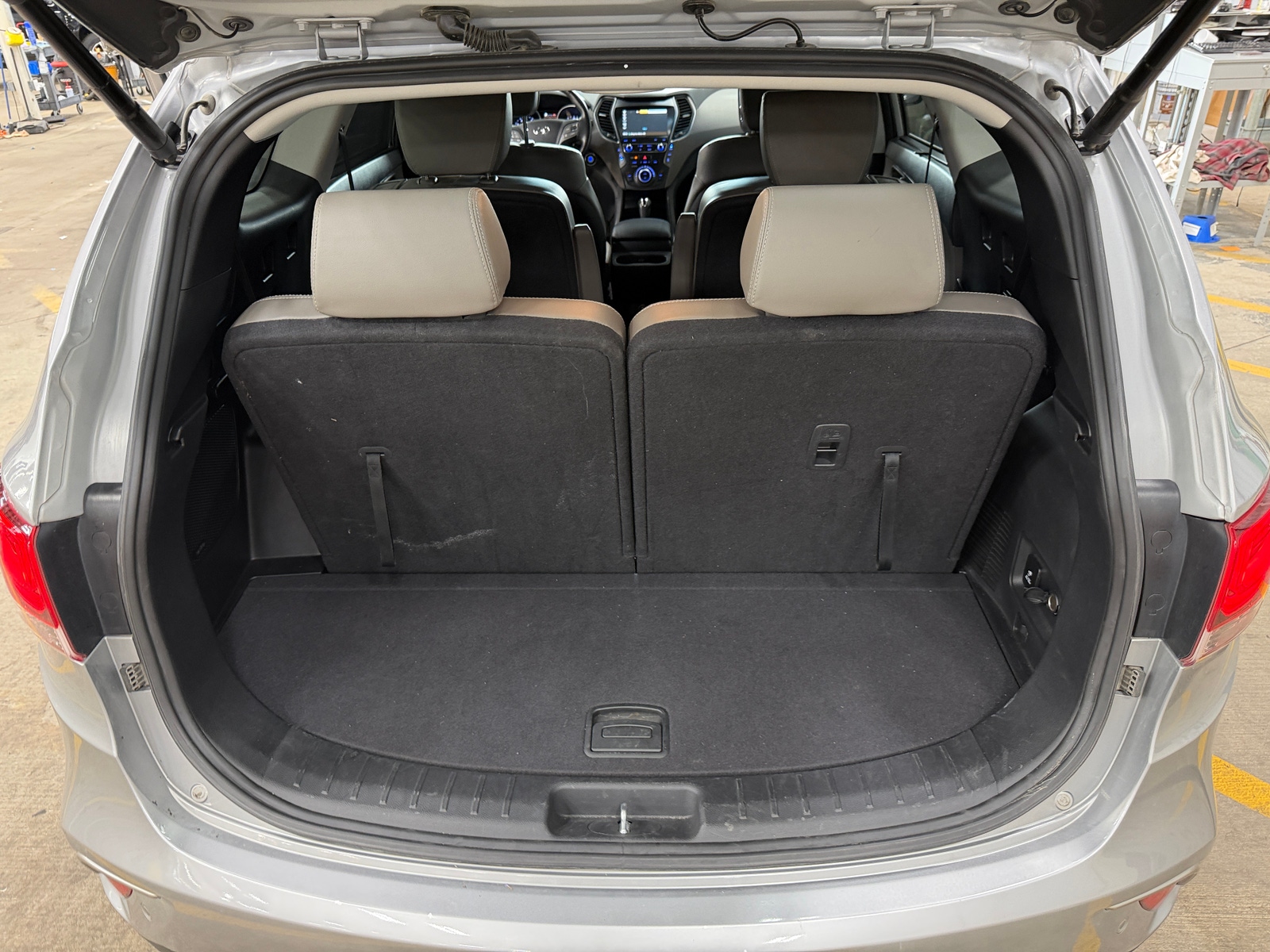 Thumbnail: 2019 Hyundai Santa Fe - 6