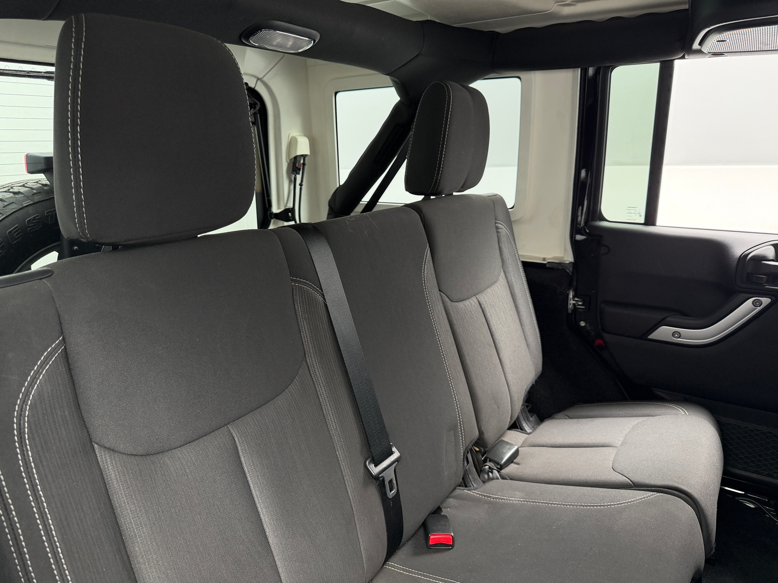 Thumbnail: 2015 Jeep Wrangler - 6