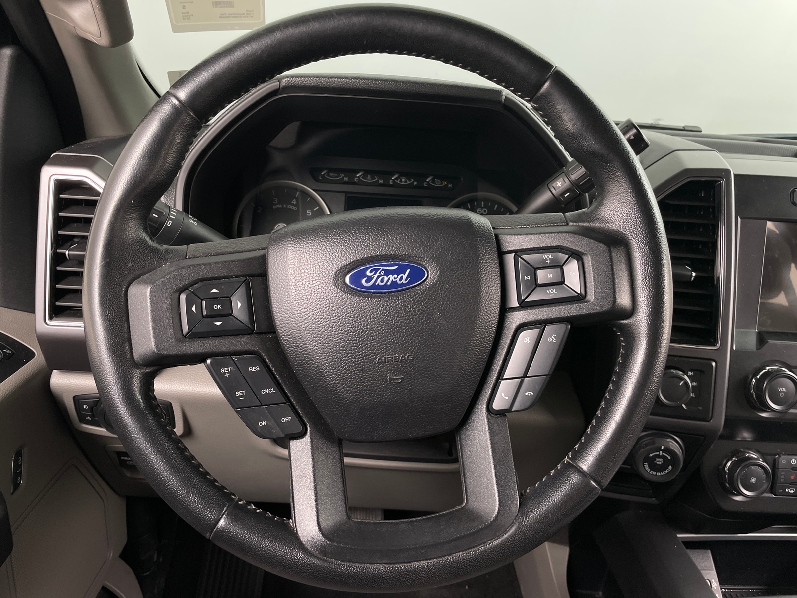 Thumbnail: 2019 Ford Econoline - 5