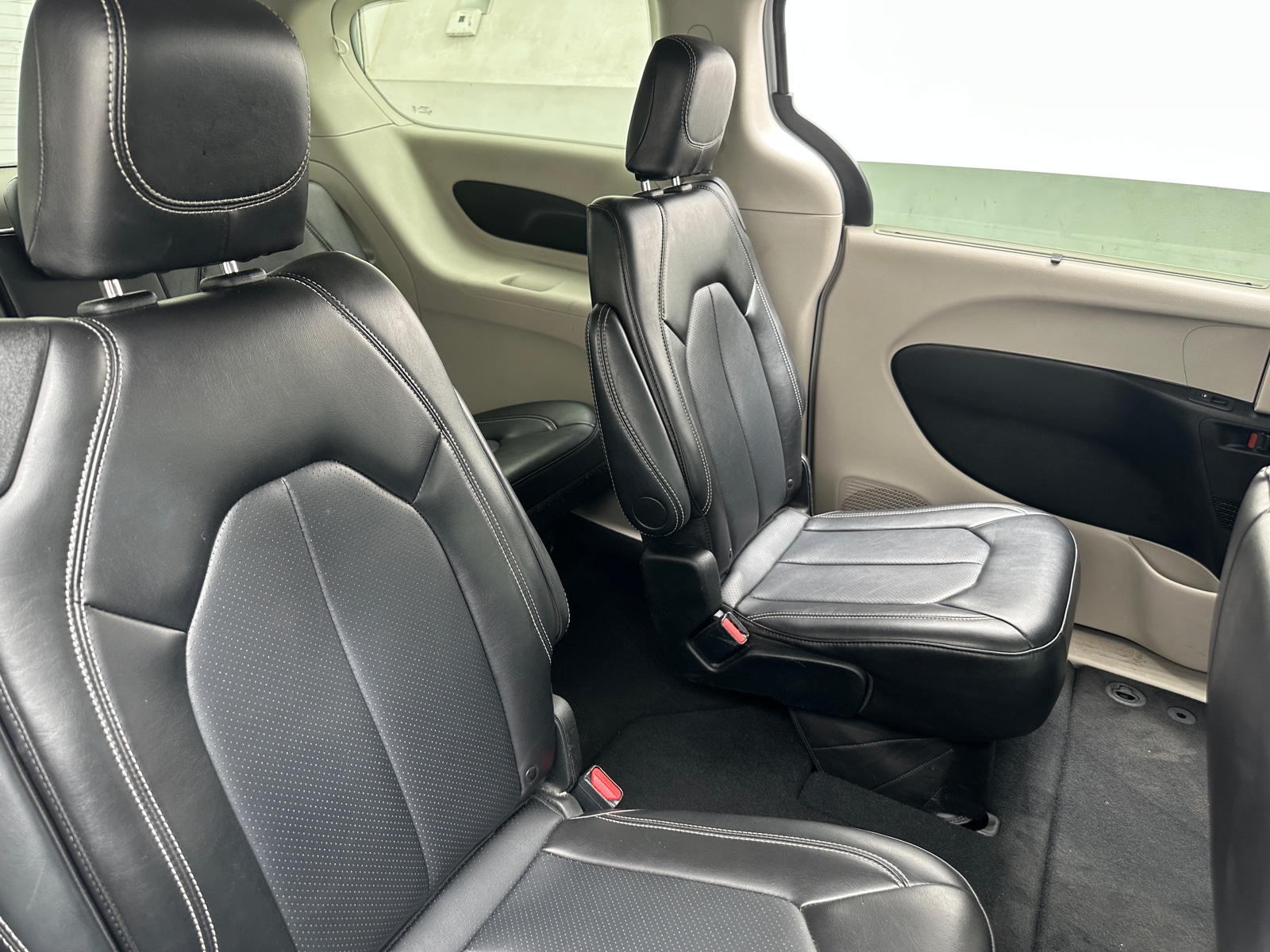 Thumbnail: 2024 Chrysler Pacifica - 5