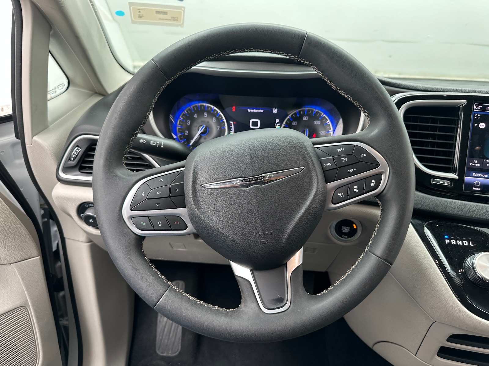 Thumbnail: 2024 Chrysler Pacifica - 4