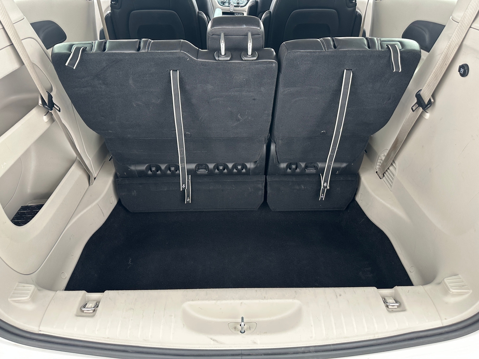 Thumbnail: 2024 Chrysler Pacifica - 6