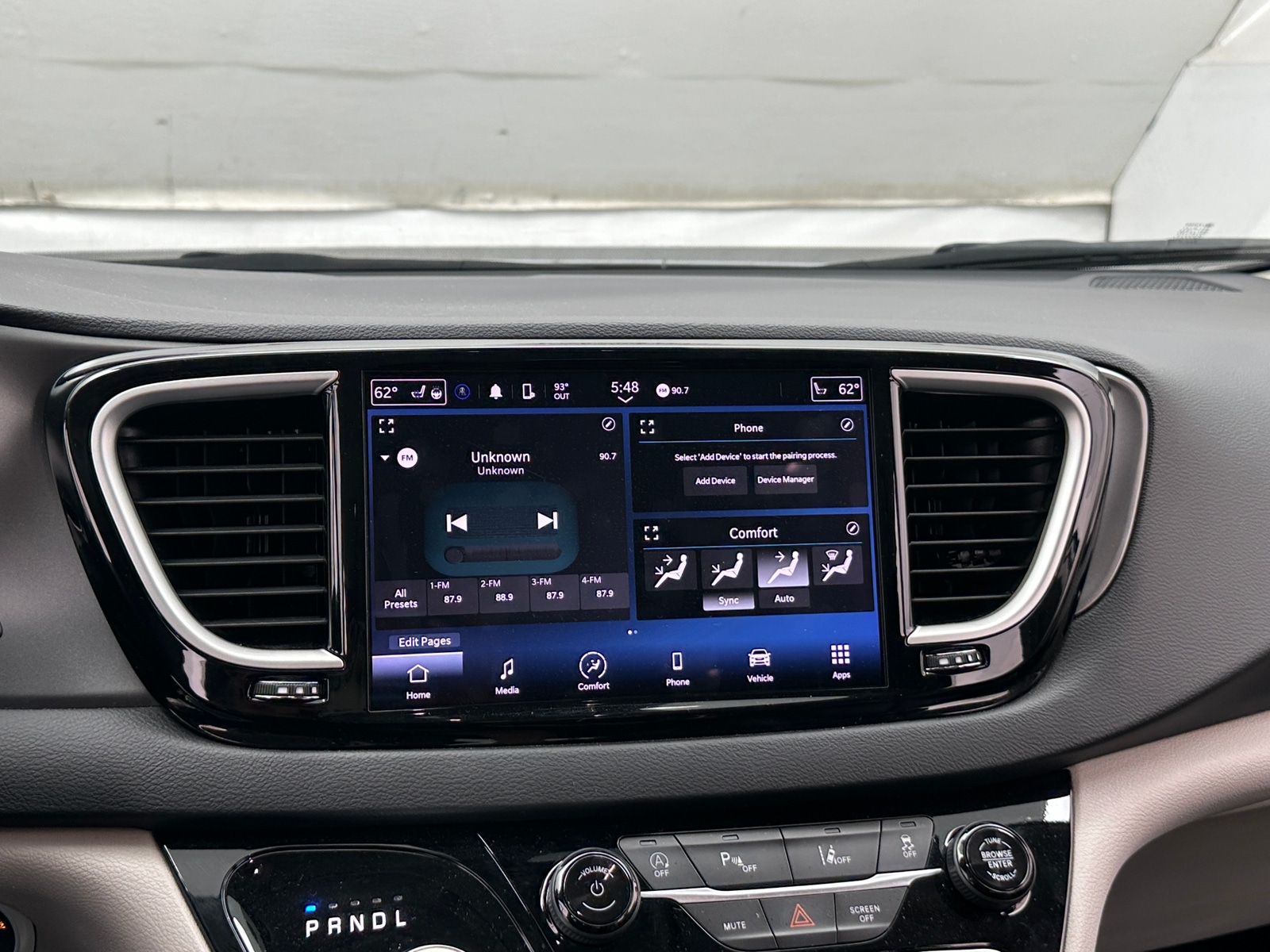 Thumbnail: 2024 Chrysler Pacifica - 3
