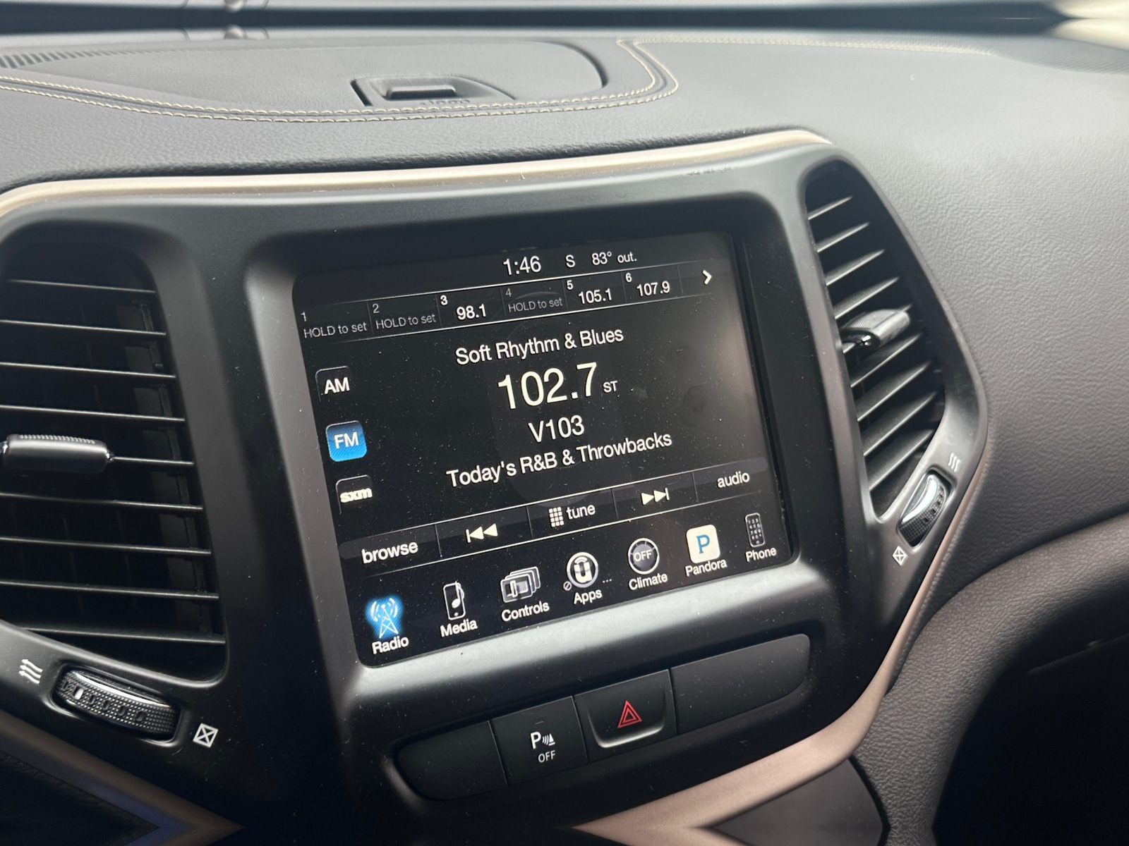 Thumbnail: 2017 Jeep Cherokee - 4