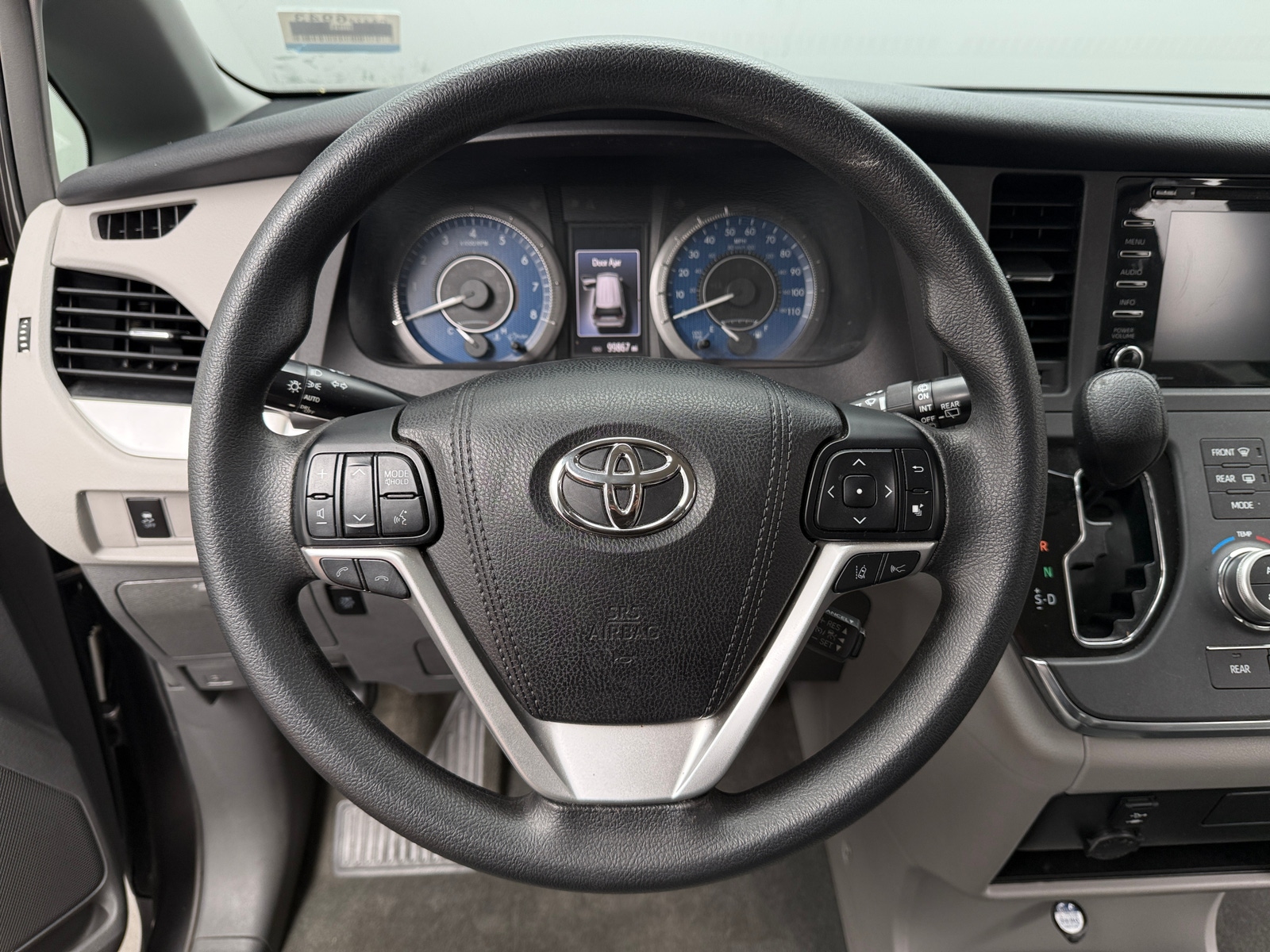 Thumbnail: 2018 Toyota Sienna - 5