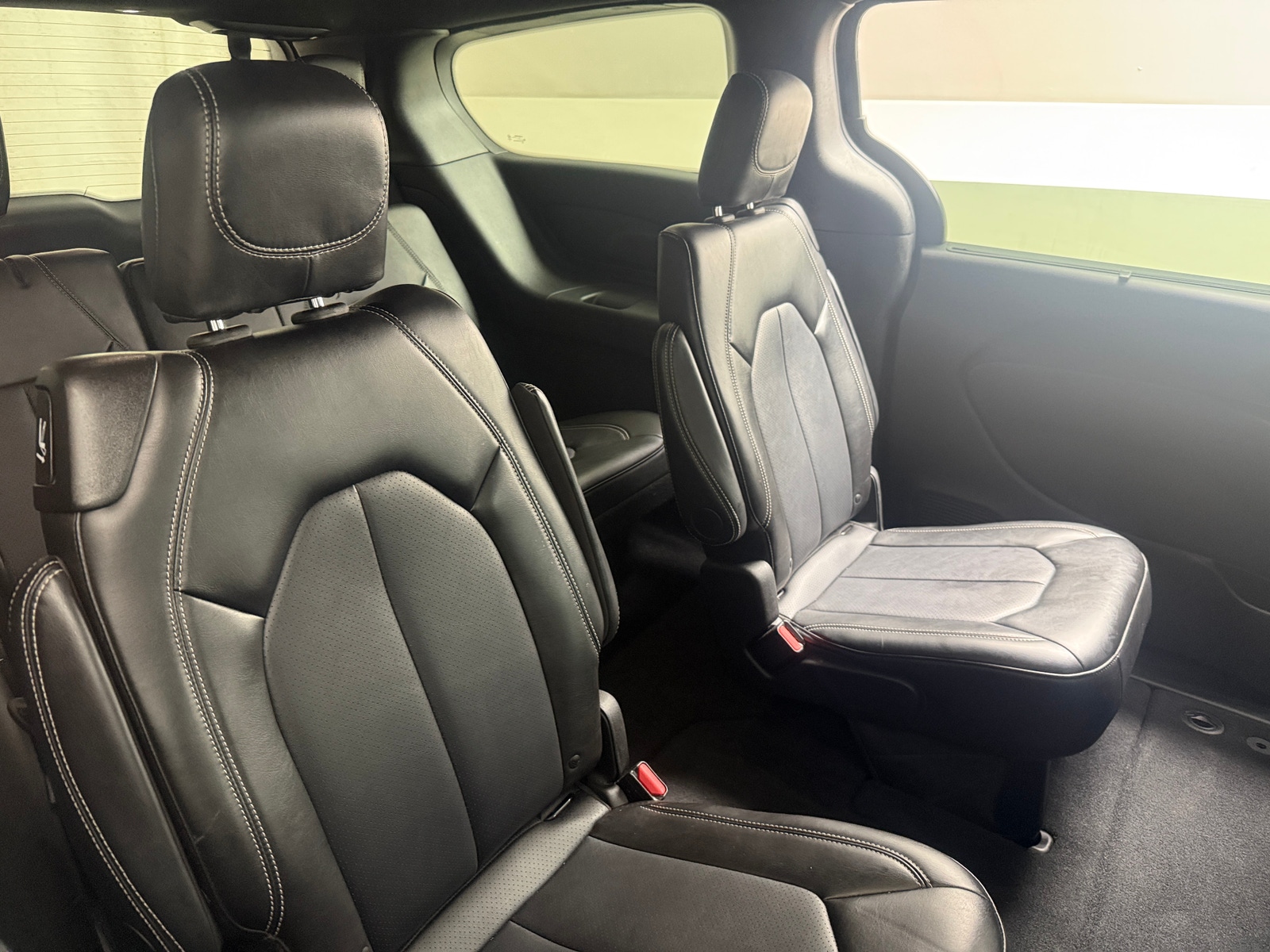 Thumbnail: 2025 Chrysler Pacifica - 5