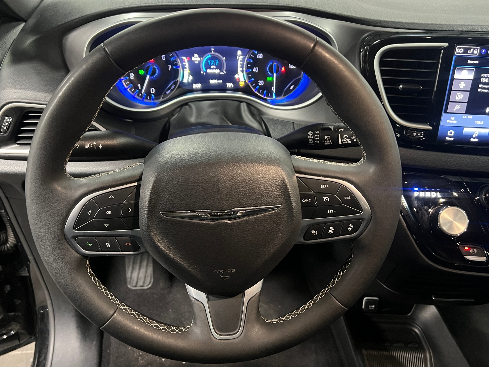 Thumbnail: 2025 Chrysler Pacifica - 4