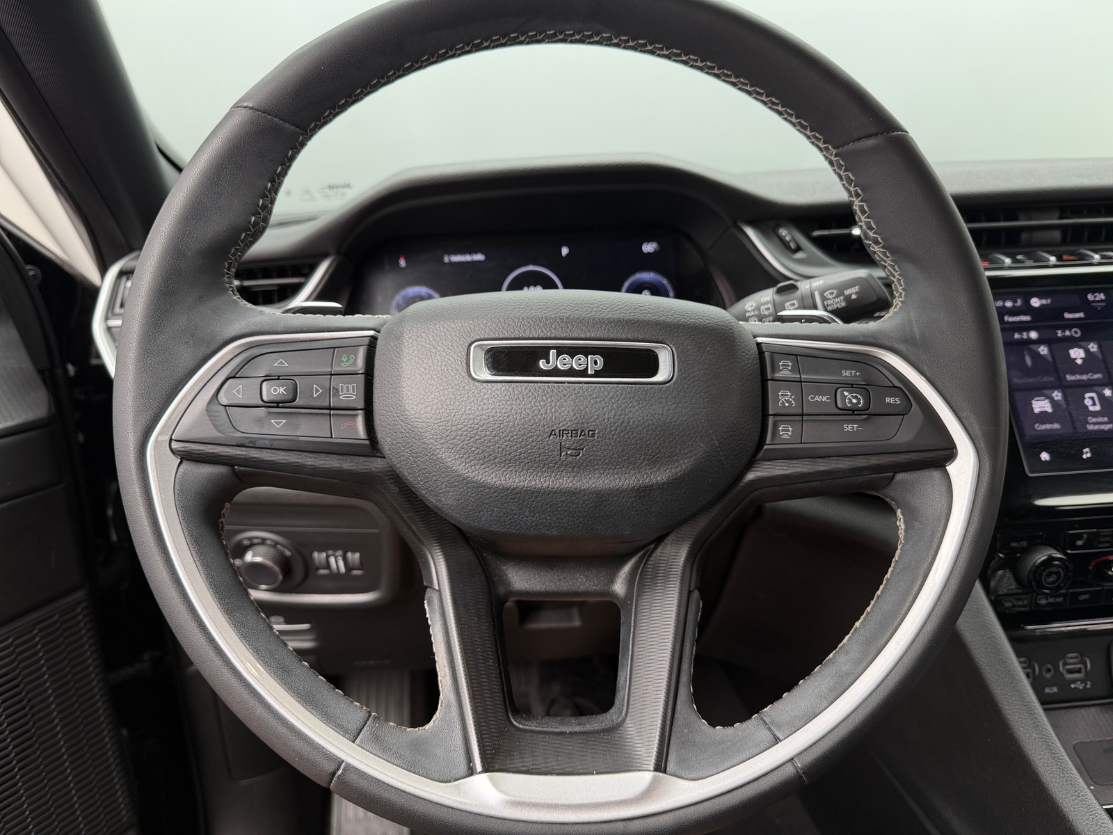Thumbnail: 2023 Jeep Grand Cherokee - 4