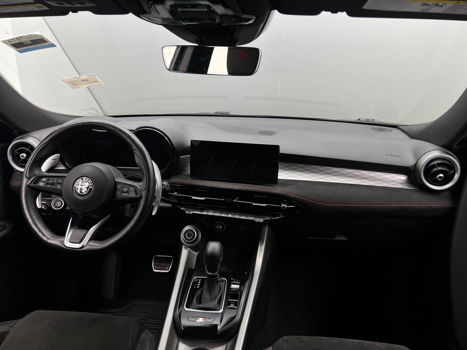 Thumbnail: 2024 Alfa Romeo Tonale - 2