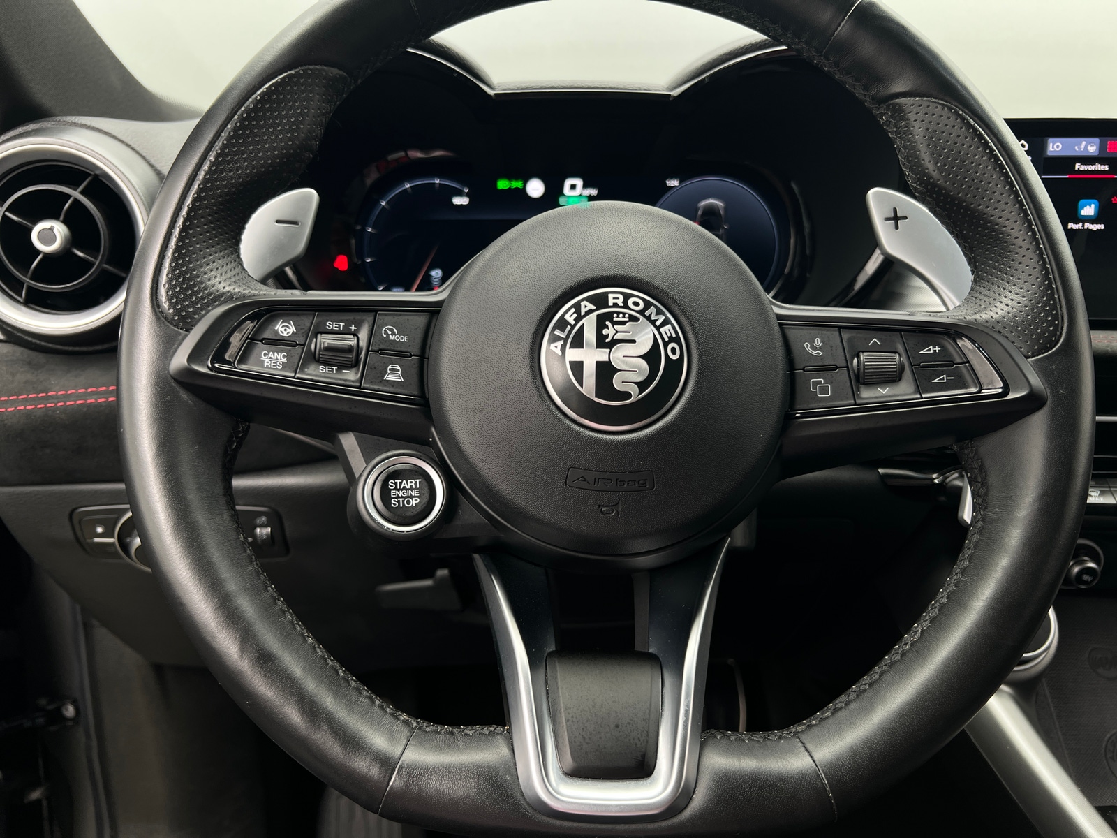 Thumbnail: 2024 Alfa Romeo Tonale - 4