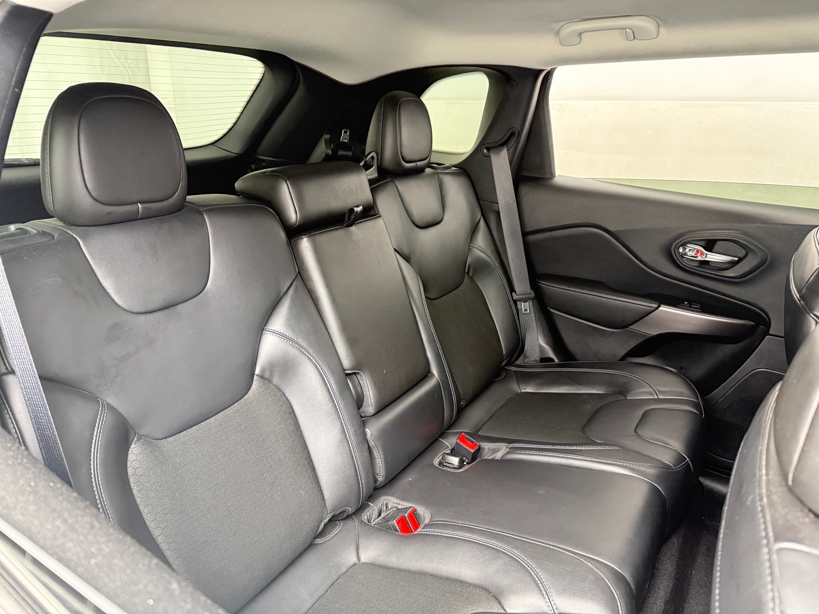 Thumbnail: 2020 Jeep Cherokee - 6